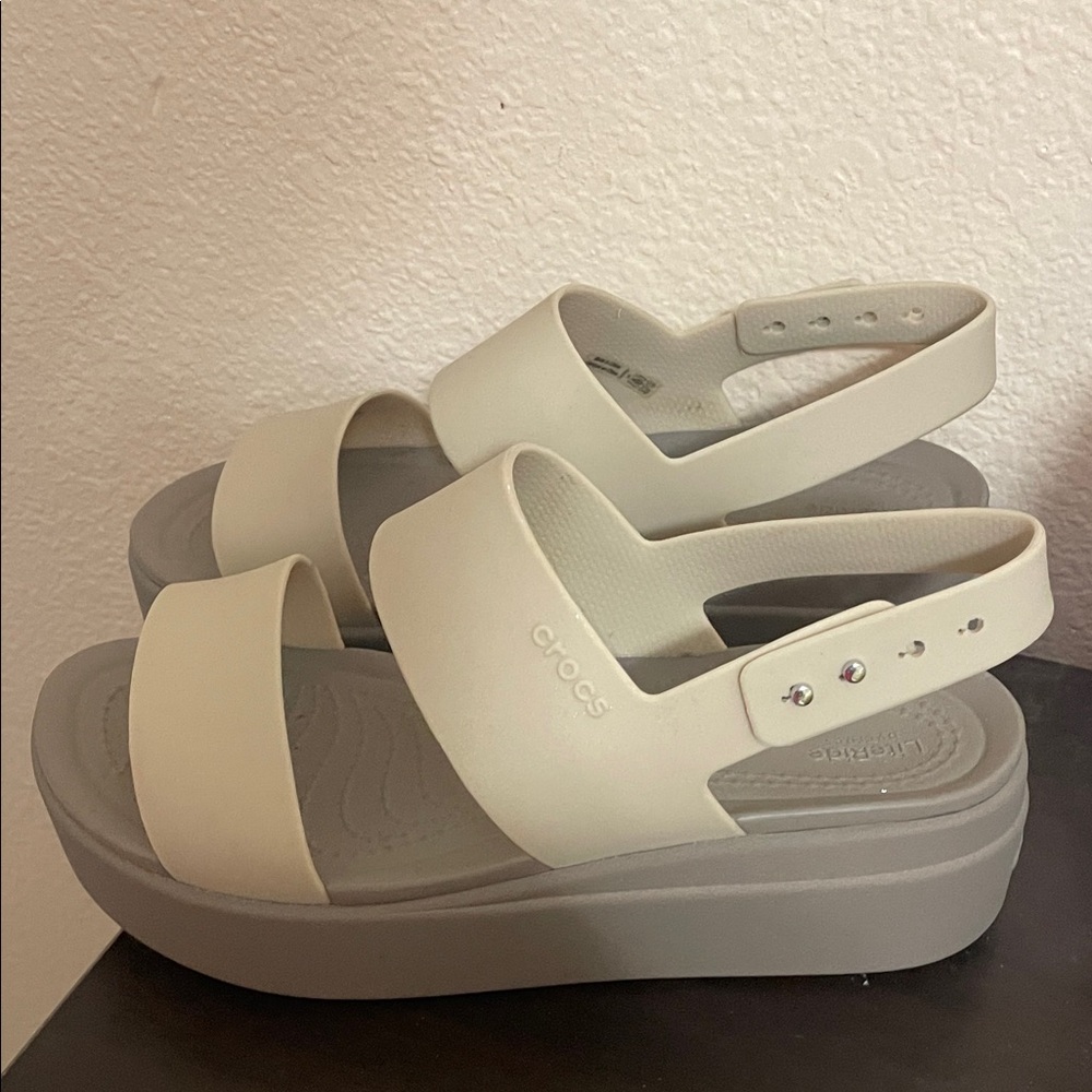 Crocs Platform sandals 
Like new